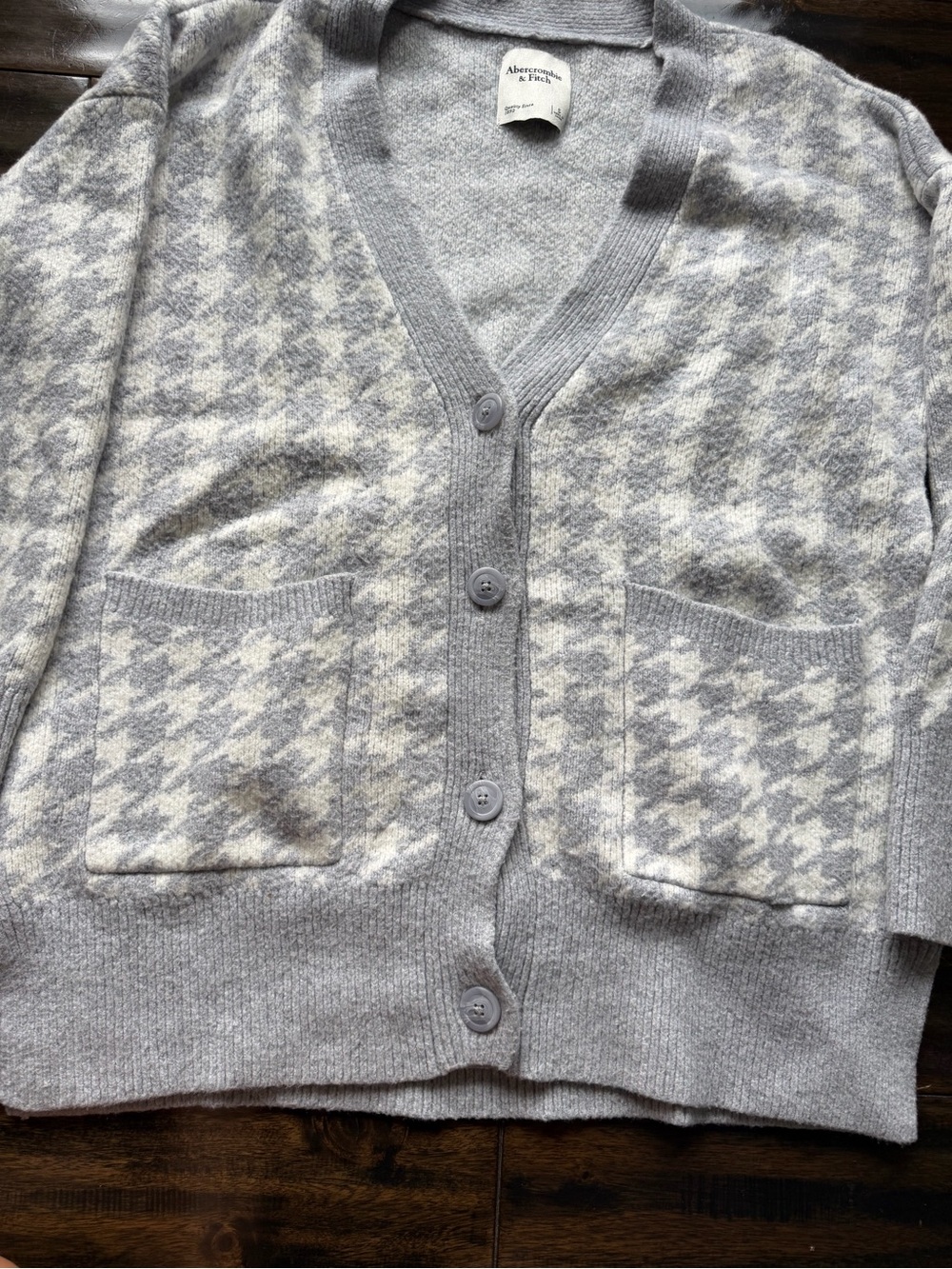 Abercrombie & Fitch Light Gray and White Houndstooth Vneck Cardigan